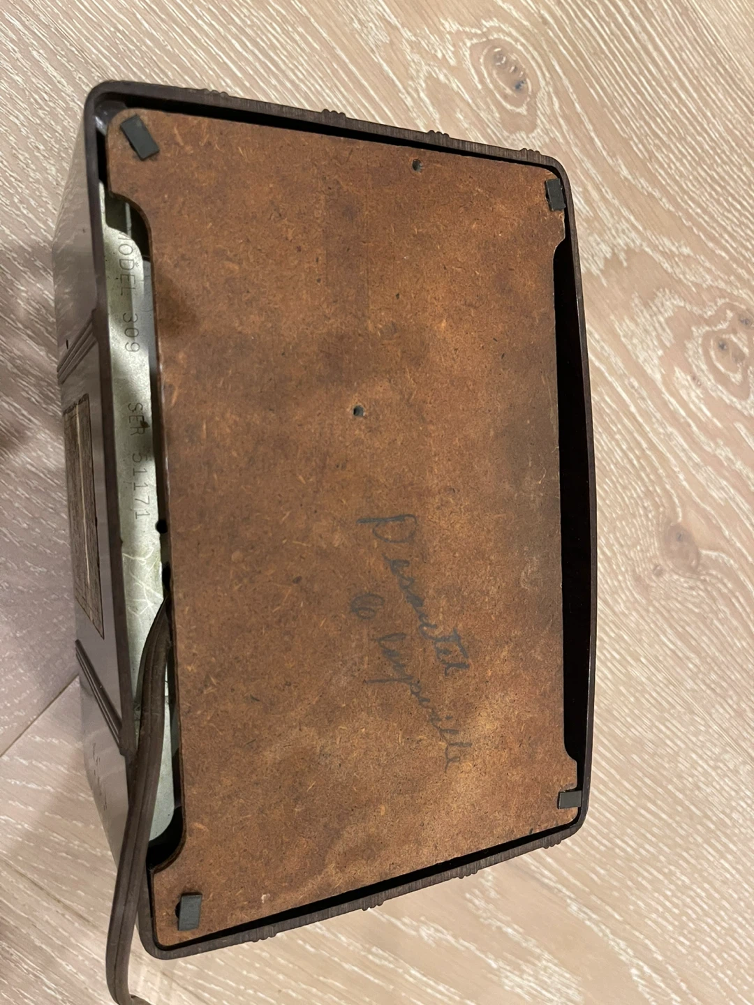 Vintage Sentinel Radio Model 309-W - photo 4