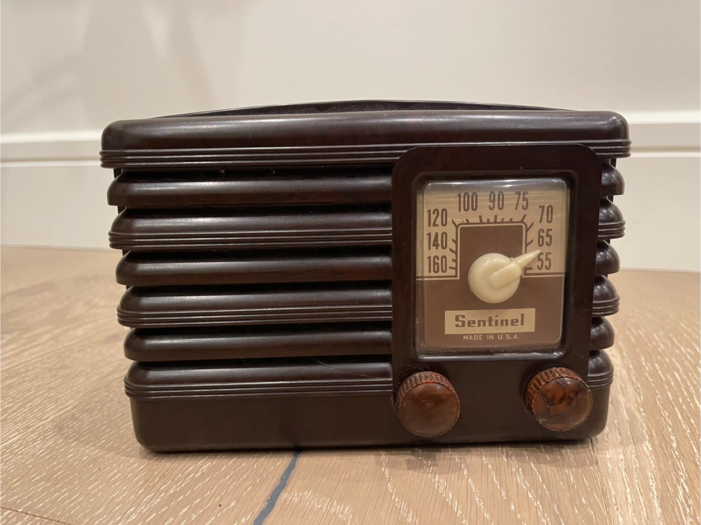Vintage Sentinel Radio Model 309-W - photo 2