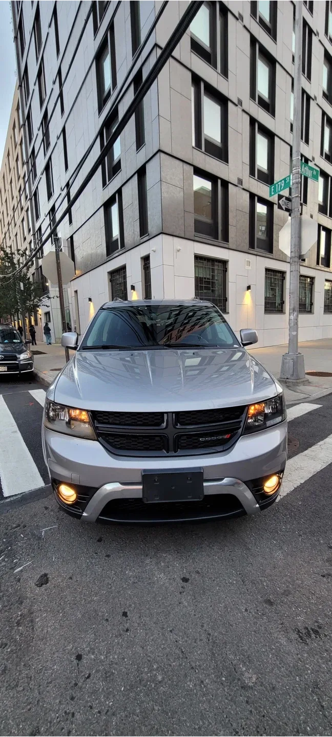 2017 Dodge Journey SUV - Silver image indicator(2)