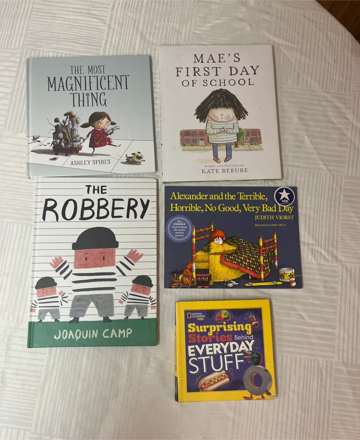 Large Children’s Book Collection- ages 4-11 thumbnail