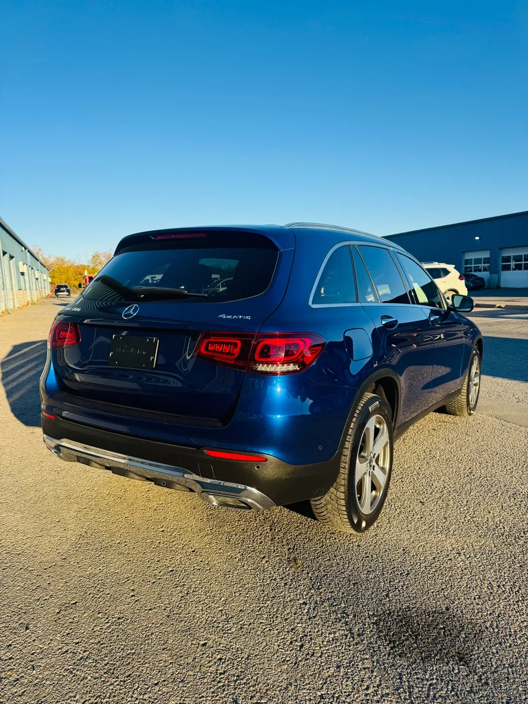 Mercedes-Benz GLC 300 Blue SUV image indicator(5)