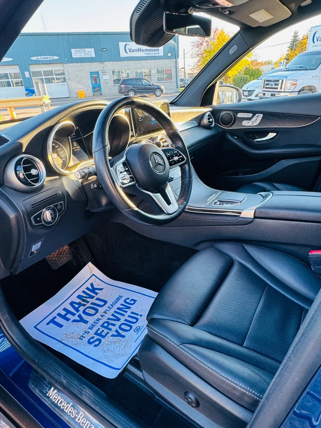 Mercedes-Benz GLC 300 Blue SUV image indicator(7)