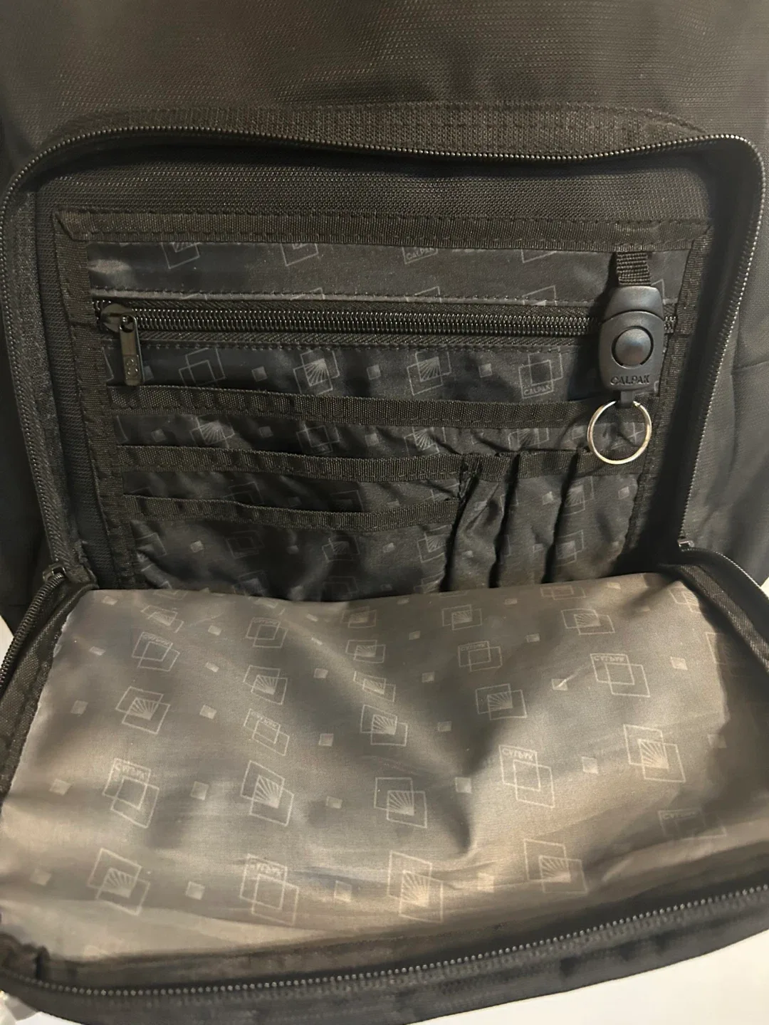 Calpak Glenroe Travel Backpack image indicator(9)