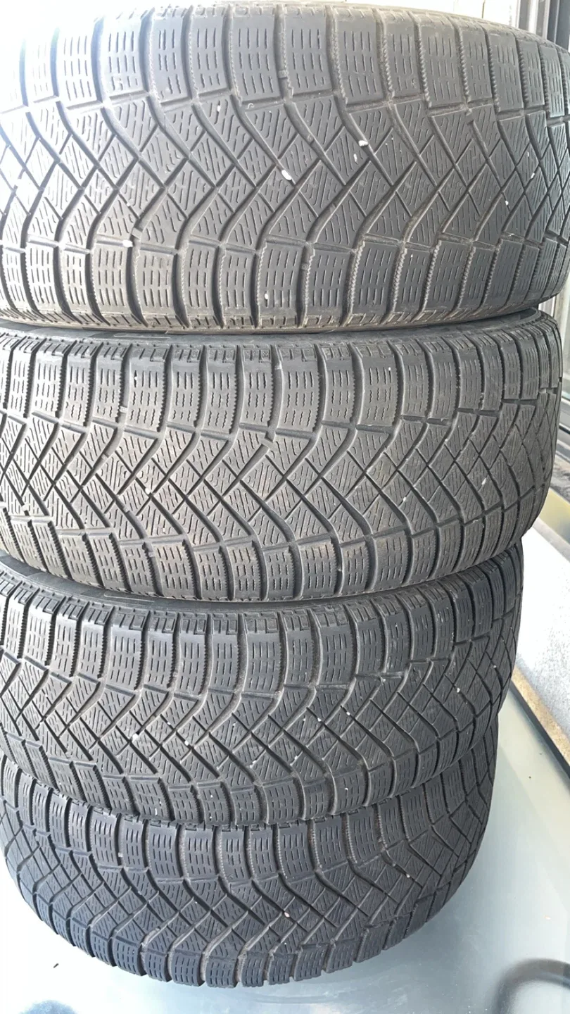 Set of 4 Winter Tires 215/55 R16 image indicator(3)