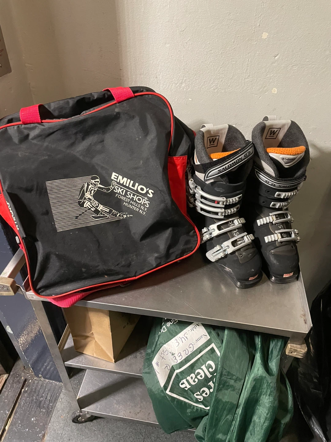 Solomon Perform 7.0 Ski boots size 6 1/2 USA