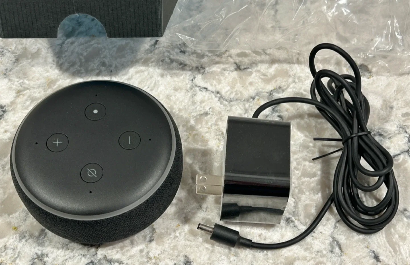 Amazon Echo Dot - Like New! image indicator(3)