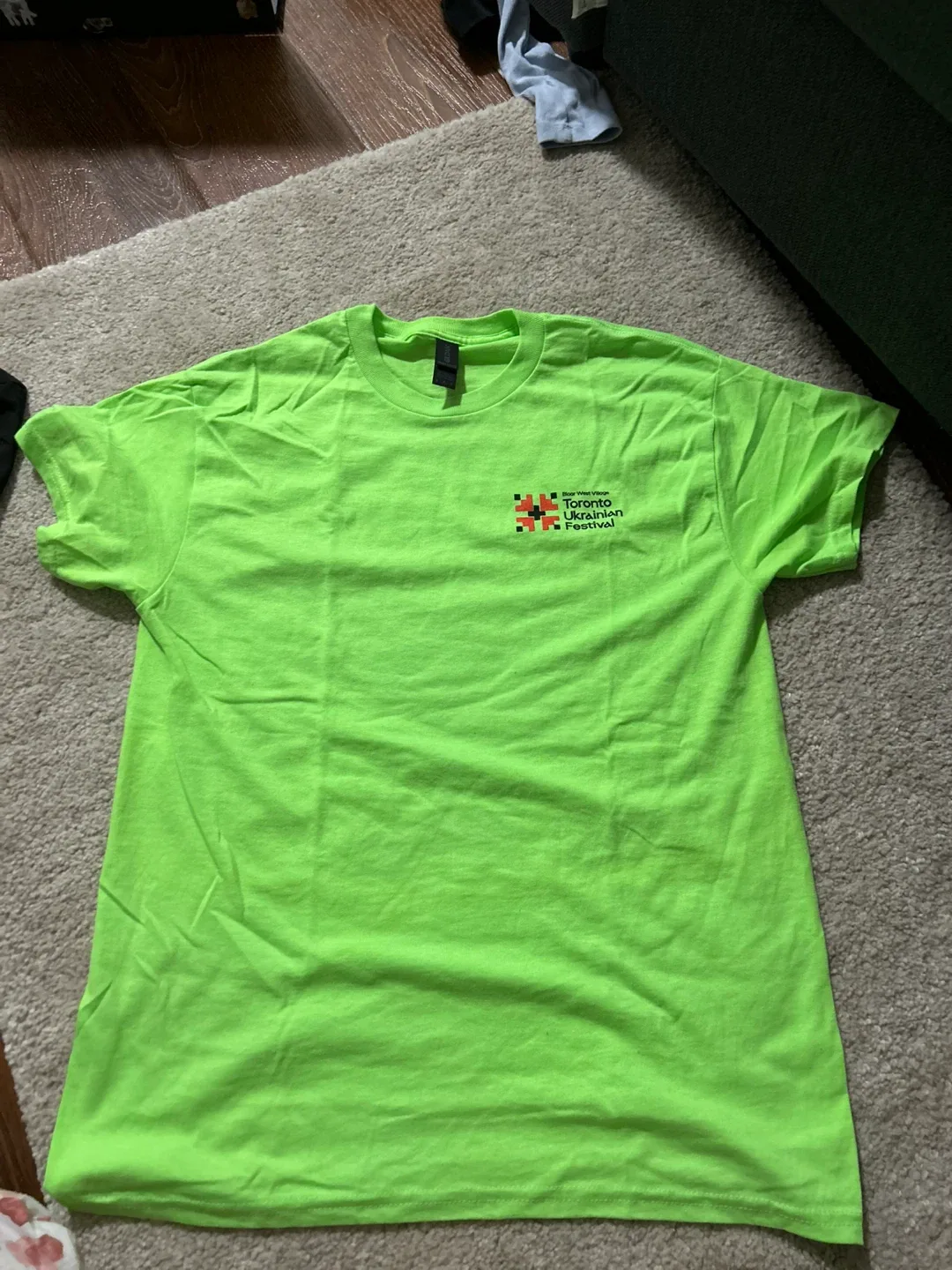 Gildan Heavy Cotton Volunteer T-Shirt - Medium thumbnail