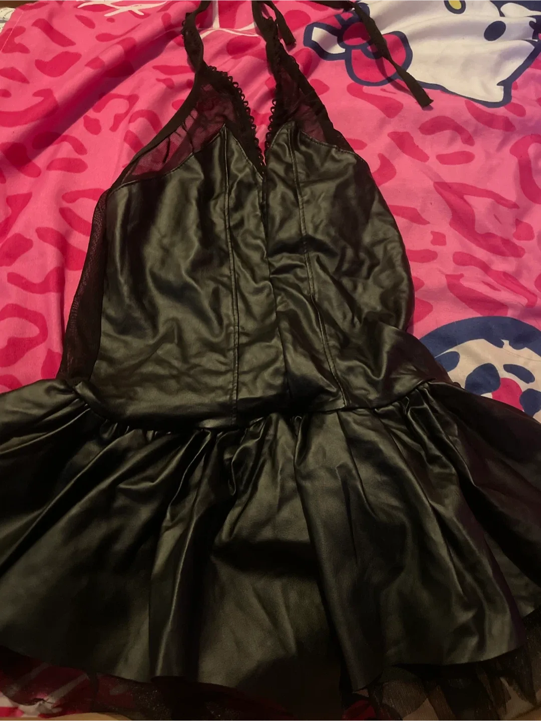 Black lace dress image indicator(2)