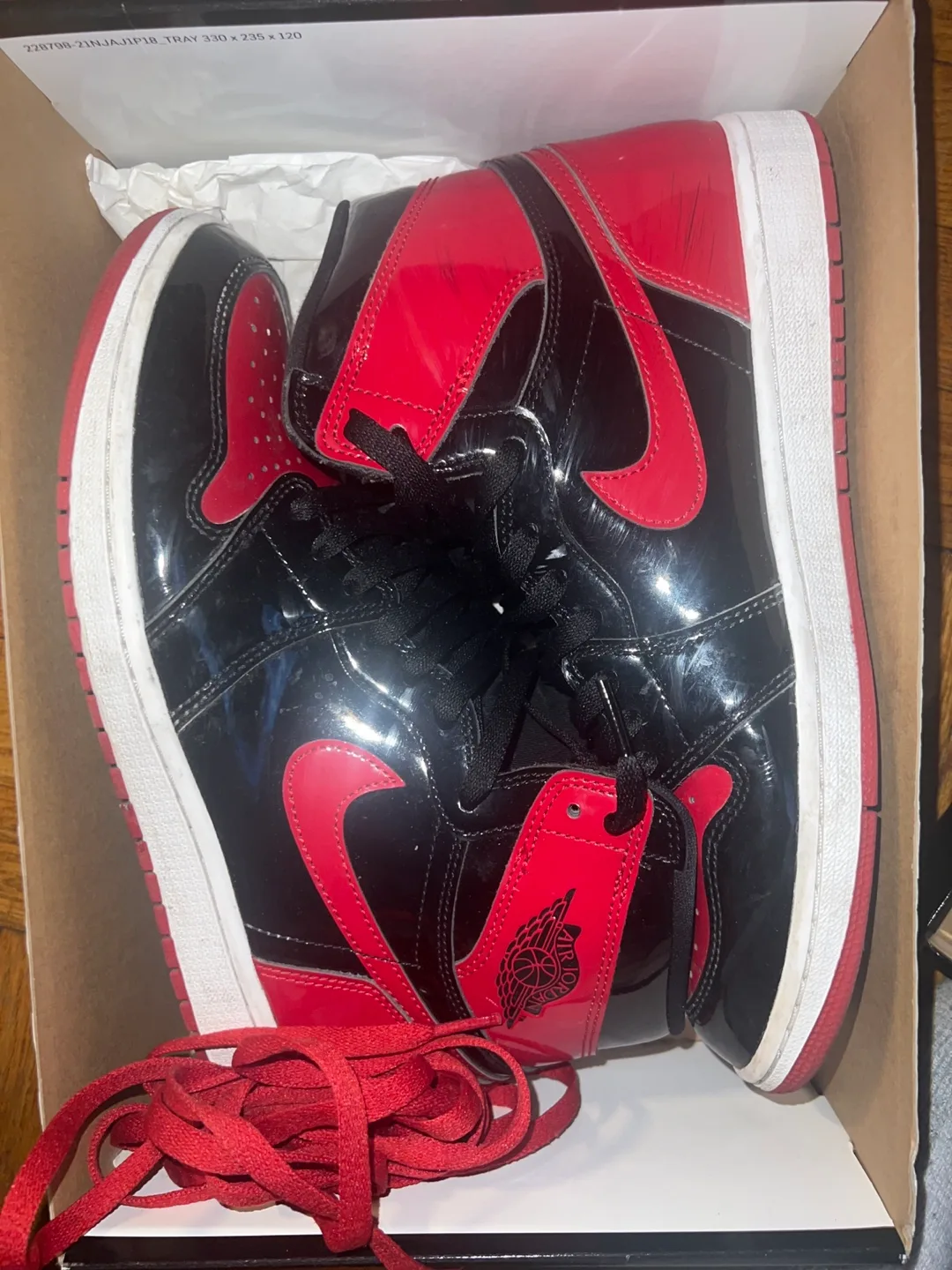 Air Jordan 1 Retro High Patent Bred image indicator(2)