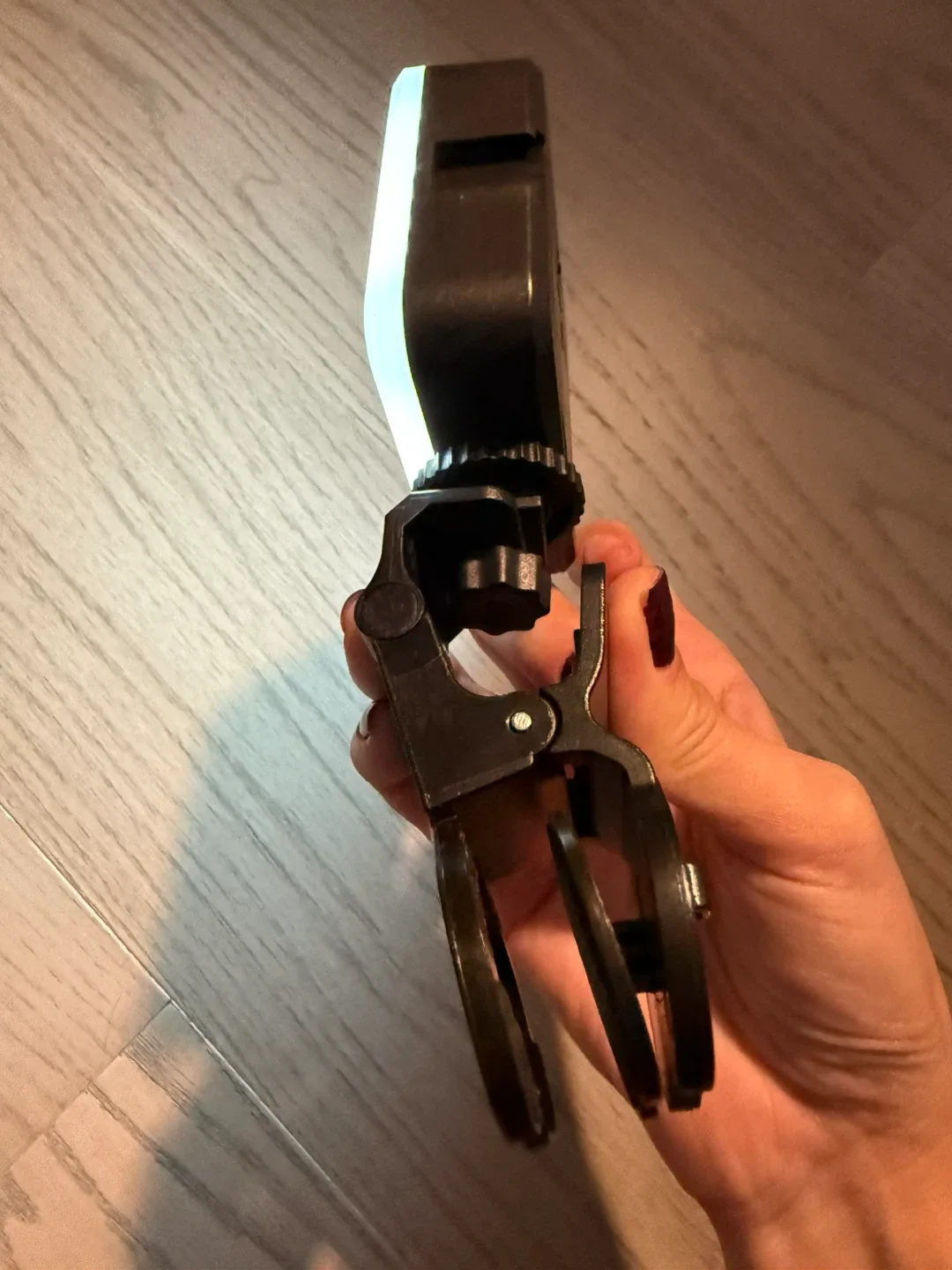 Portable Clip-On LED Video Light image indicator(3)