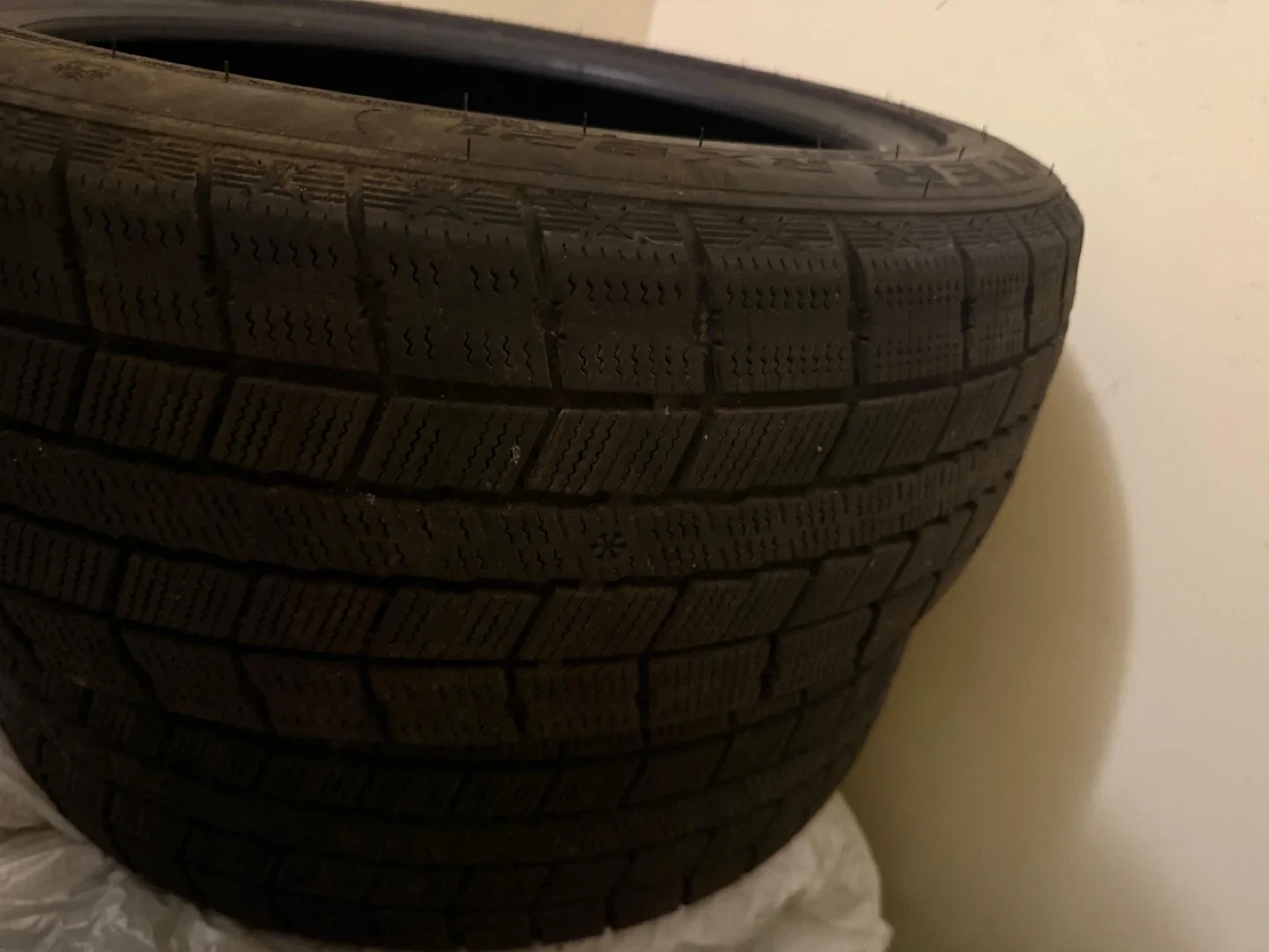 Set of 205/55R17 Winter Tires image indicator(2)