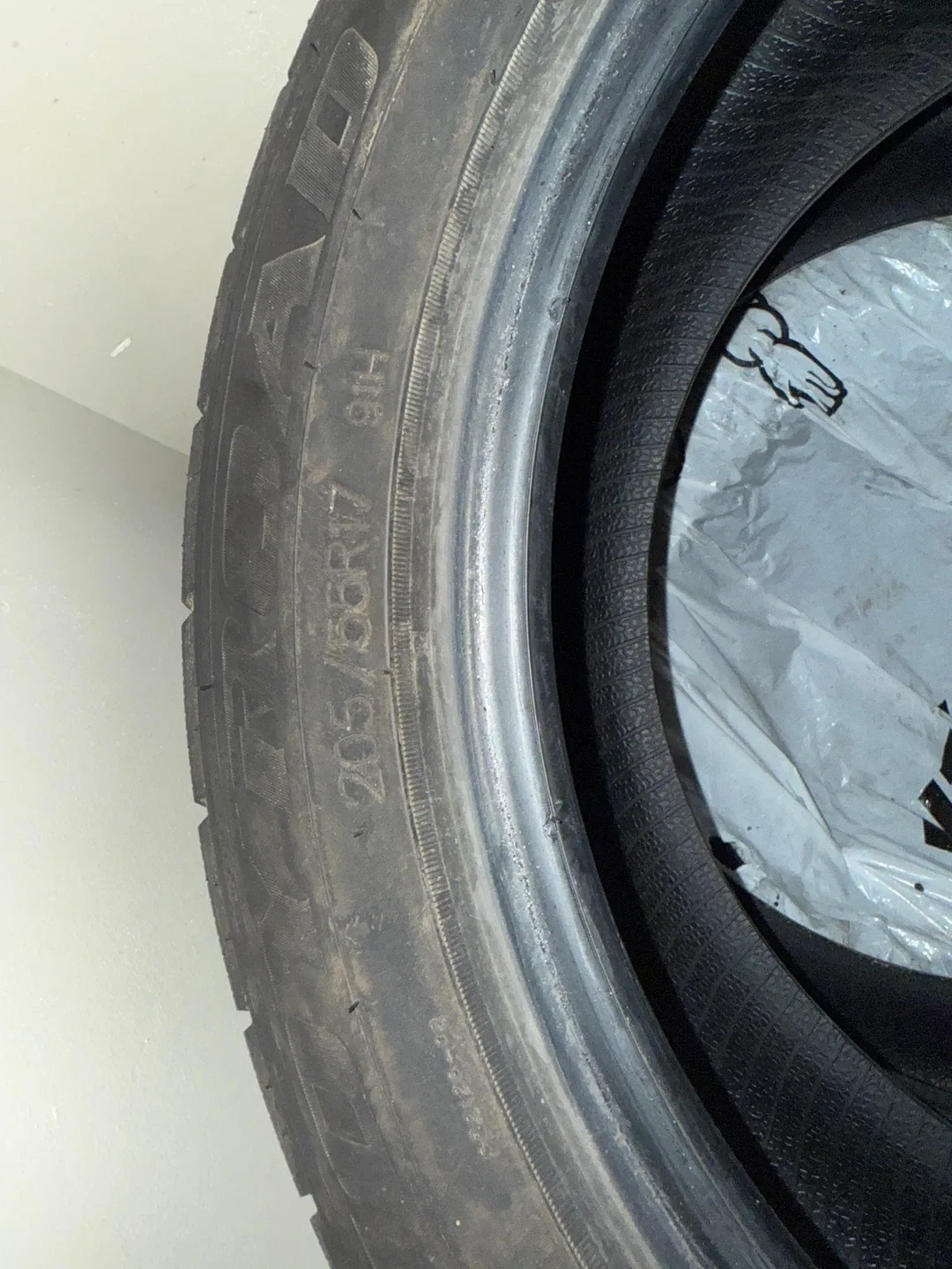 Set of 205/55R17 Winter Tires image indicator(4)