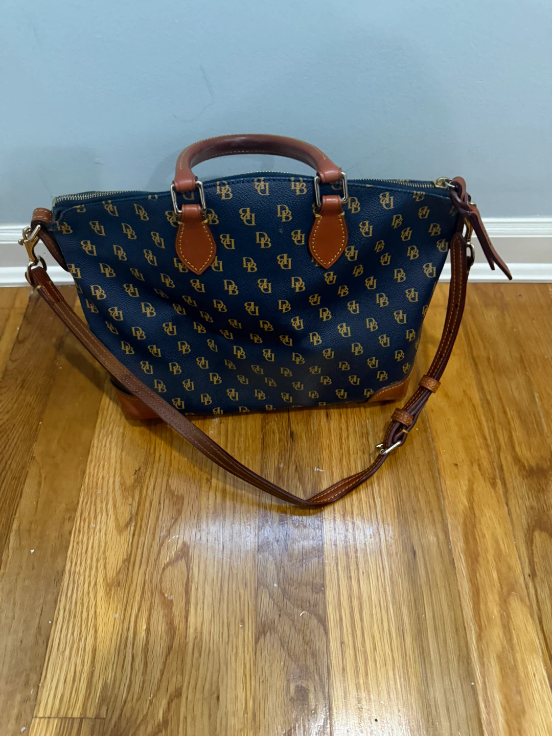 Dooney & Bourke Dome Satchel - photo 4