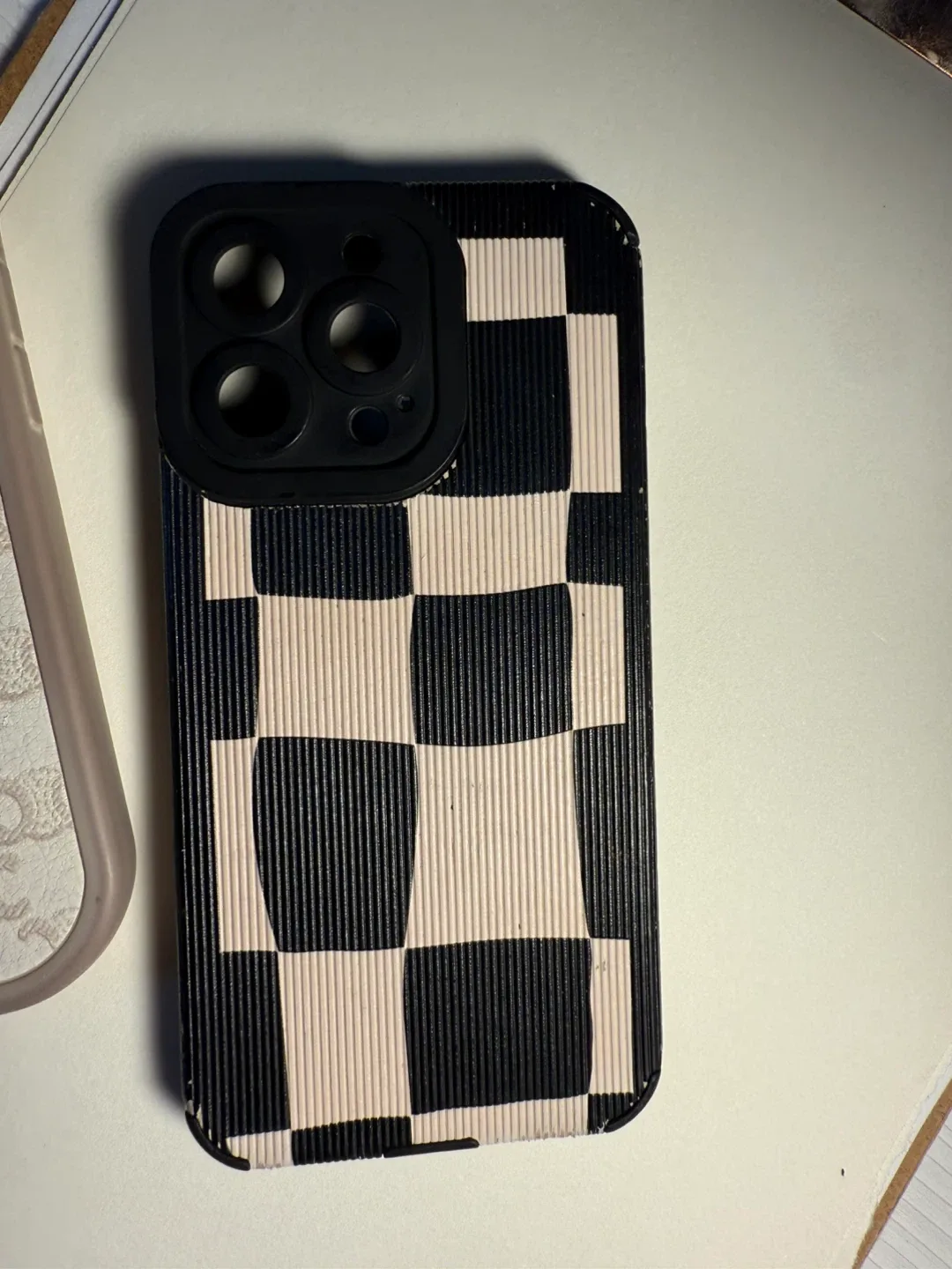 iPhone 13 Pro case image indicator(3)