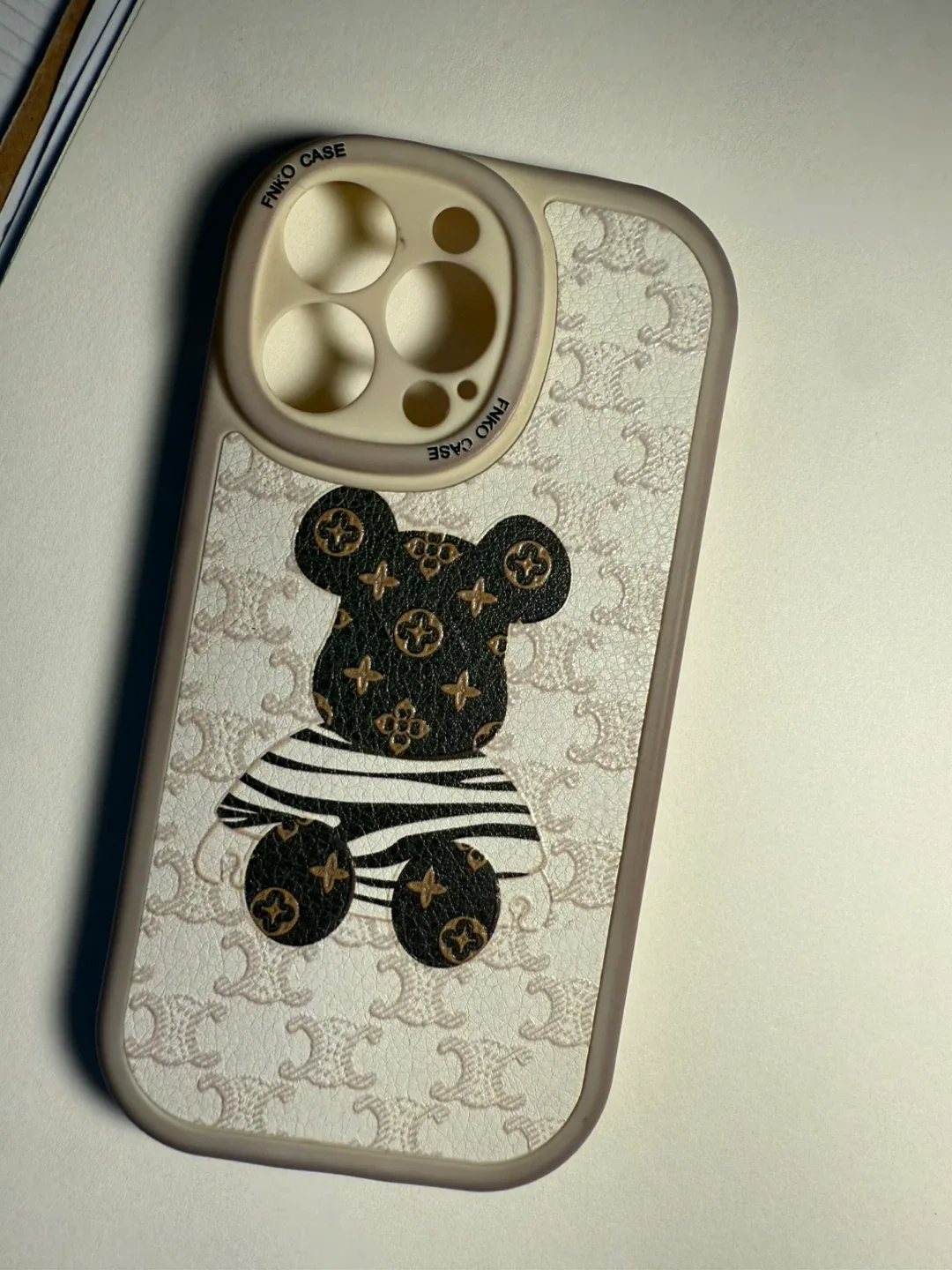 iPhone 13 Pro case image indicator(4)