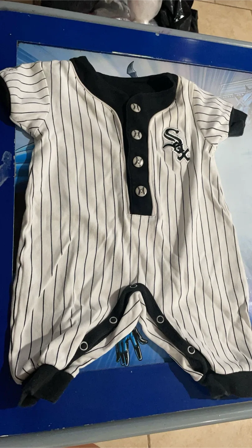 Baby Clothes Bundle - Assorted Sizes & Styles image indicator(2)