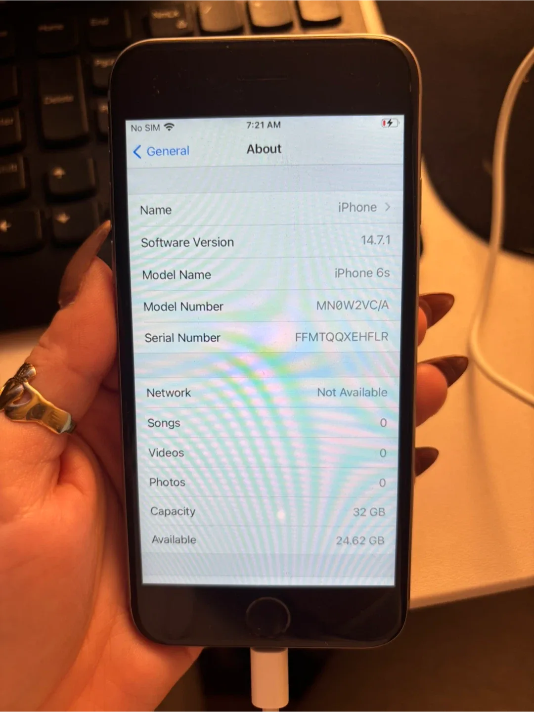 Apple iPhone 6s - Silver image indicator(6)