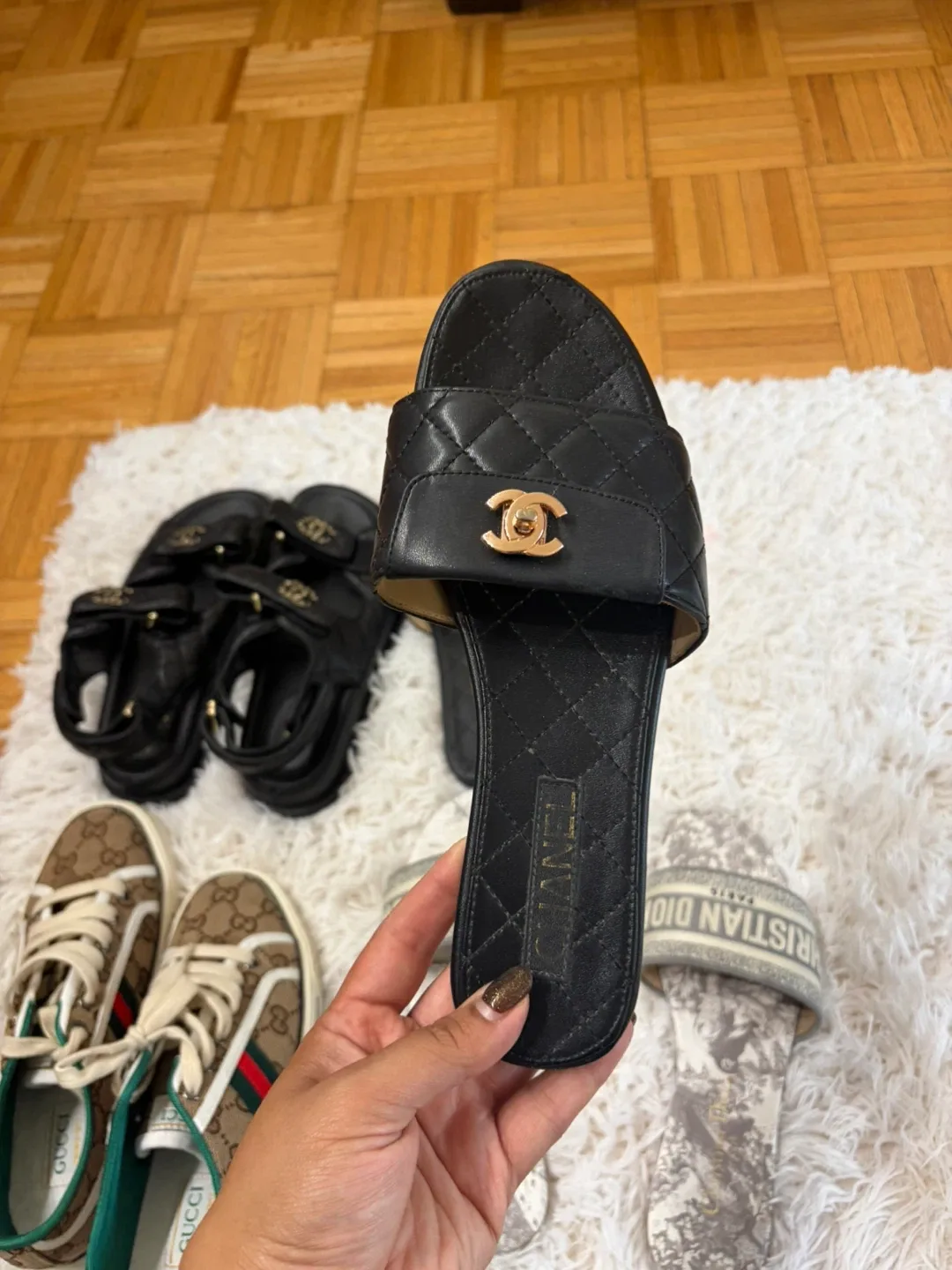 Assorted designer shoes: Chanel, Dior, Gucci image indicator(7)