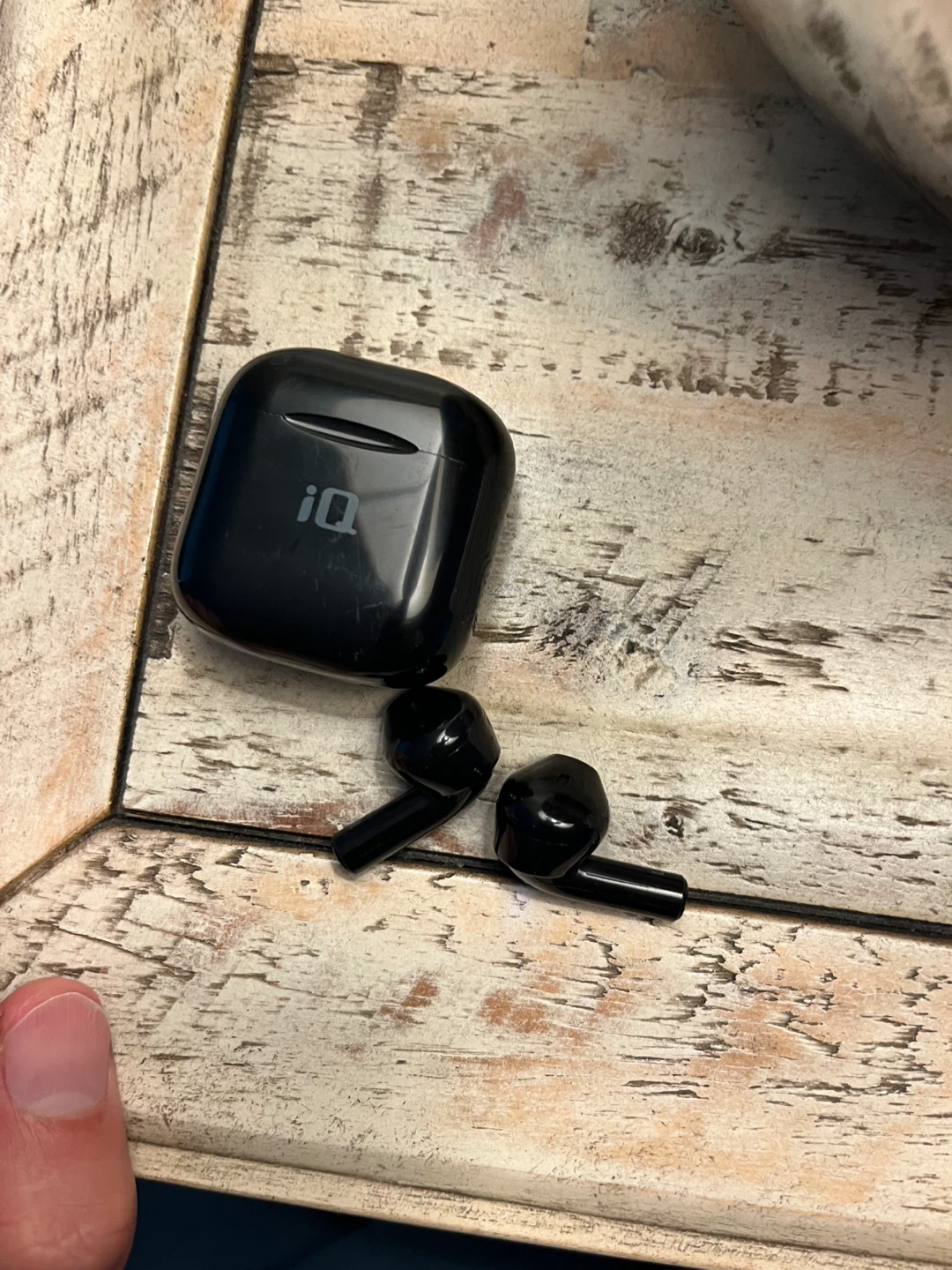 iQ Wireless Earbuds - Black