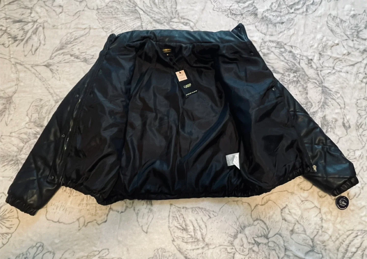 Brand New CiSono Vegan Leather Quilted Puffer Jacket – M image indicator(3)