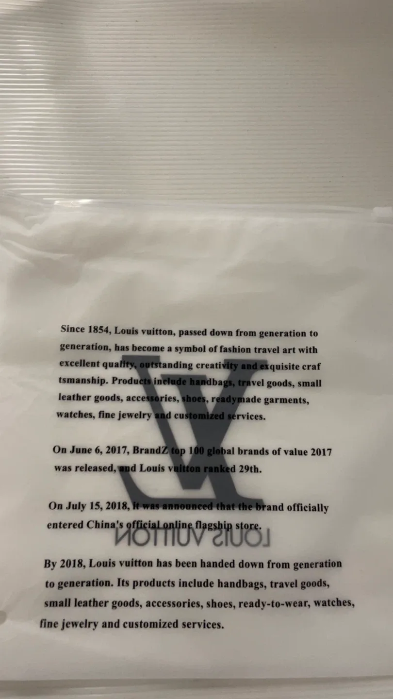 Louis Vuitton Grey Hat image indicator(2)