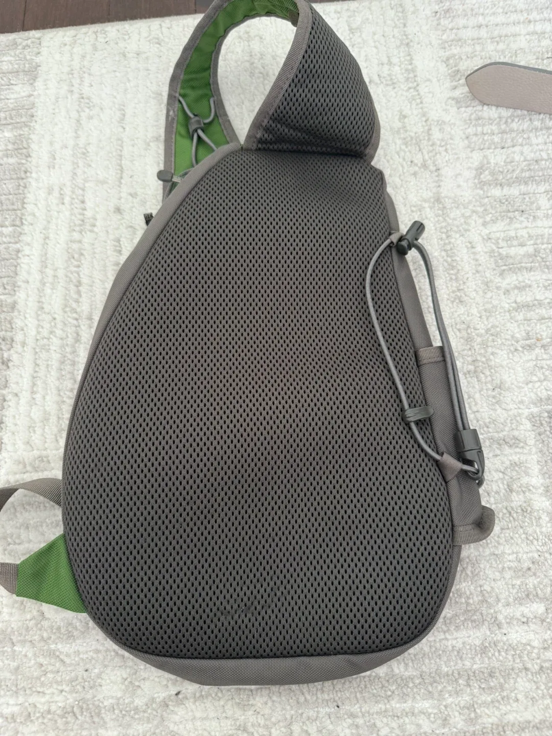 MEC Green Sling Bag image indicator(5)