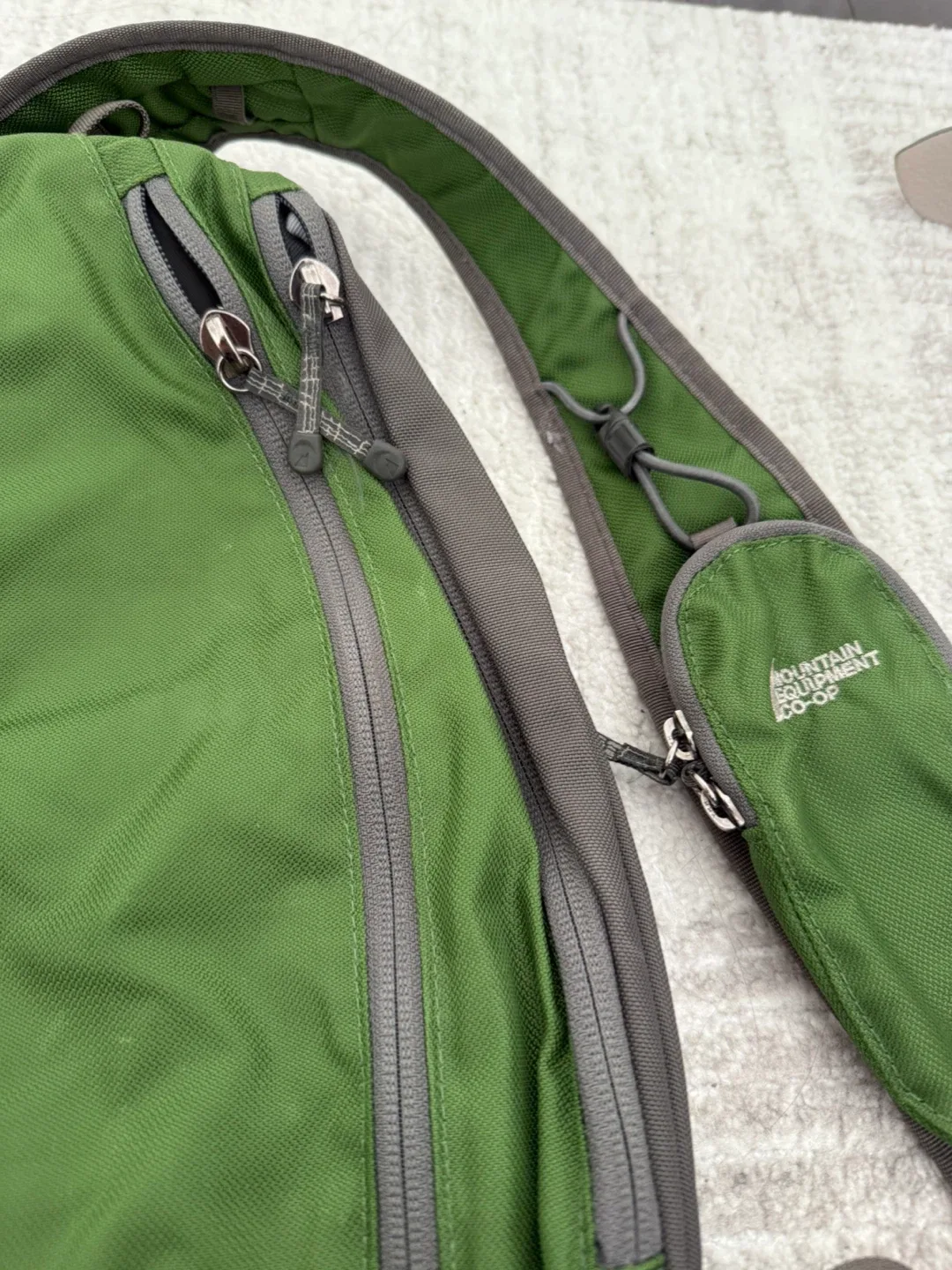 MEC Green Sling Bag image indicator(3)