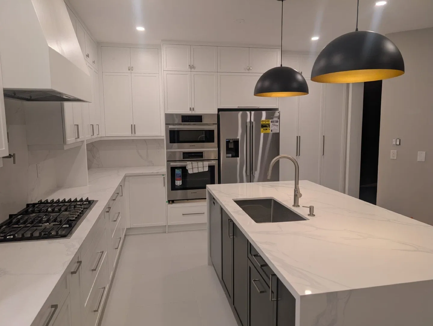 Custom White Kitchen with Island image indicator(6)