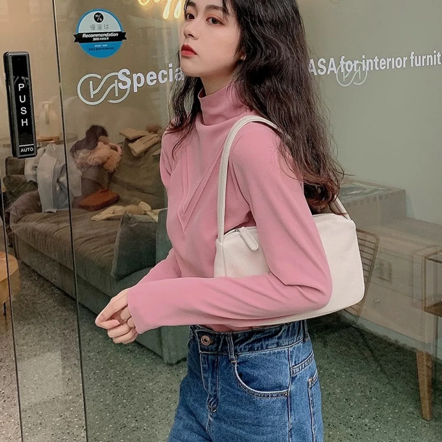 Cream Leather Shoulder Bag image indicator(5)