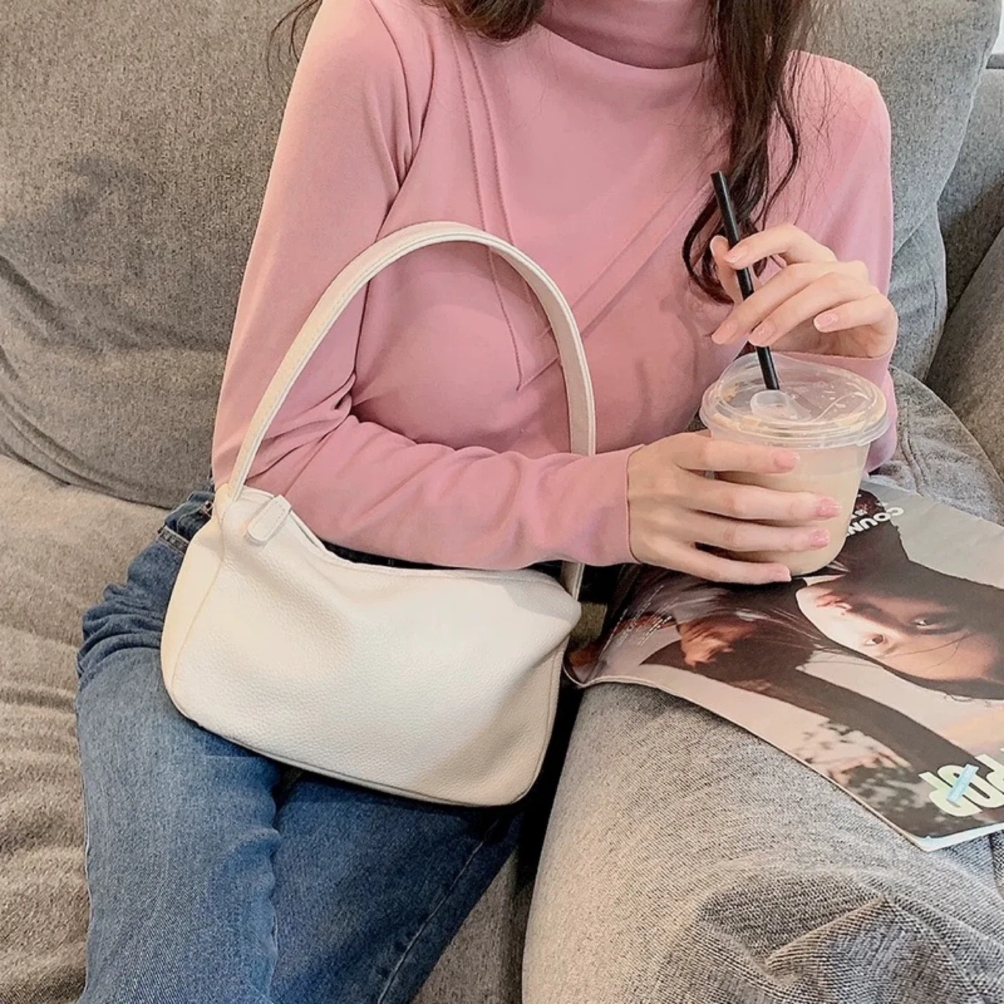 Cream Leather Shoulder Bag image indicator(6)