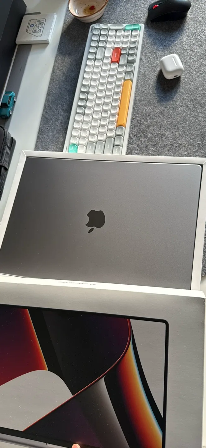 Brand new macbook pro 16 inch image indicator(2)