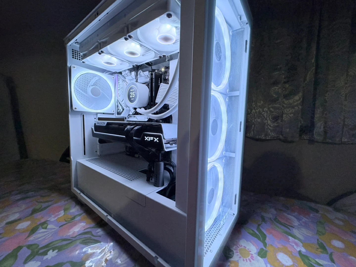 White Gaming PC - 13700k • 7900xtx • 16gb DDR5 RAM - photo 2
