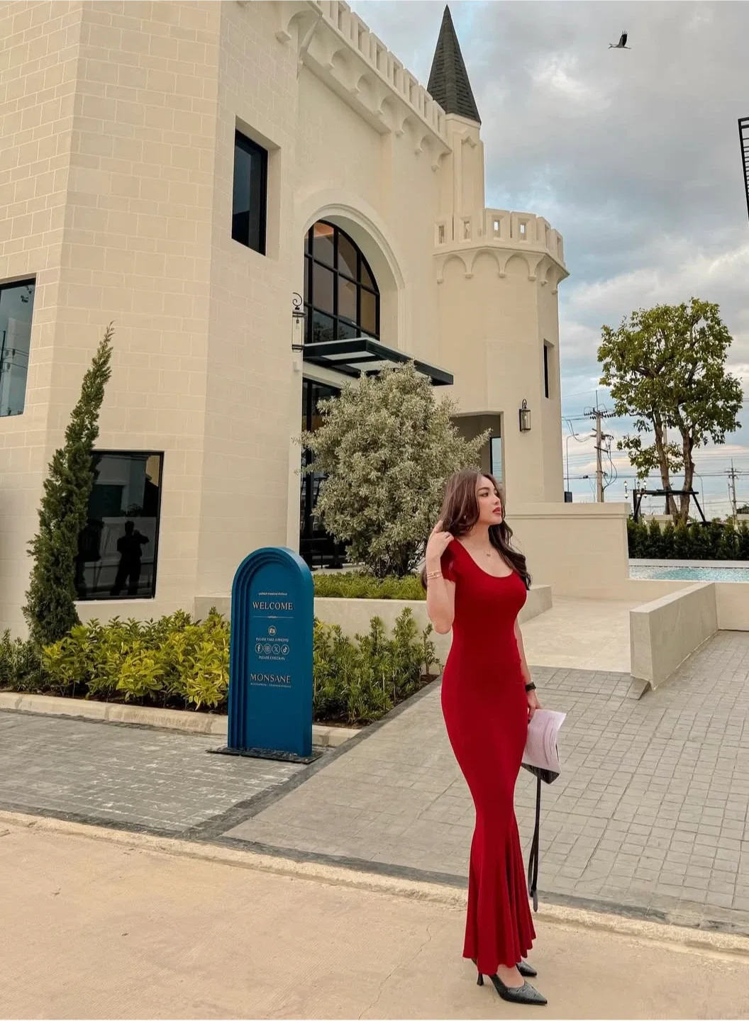 Burgundy Maxi Dress image indicator(3)