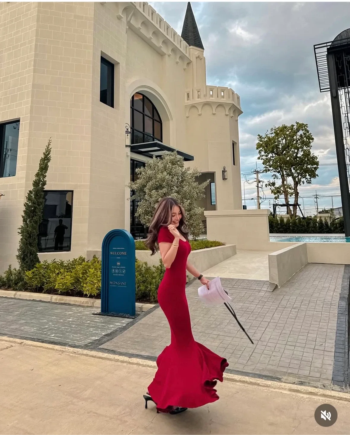 Burgundy Maxi Dress image indicator(5)