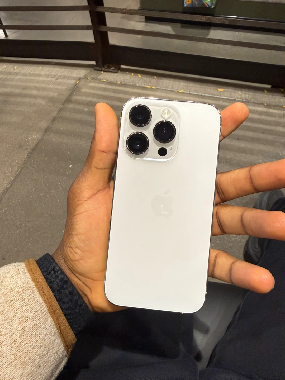 iPhone 14 Pro Silver