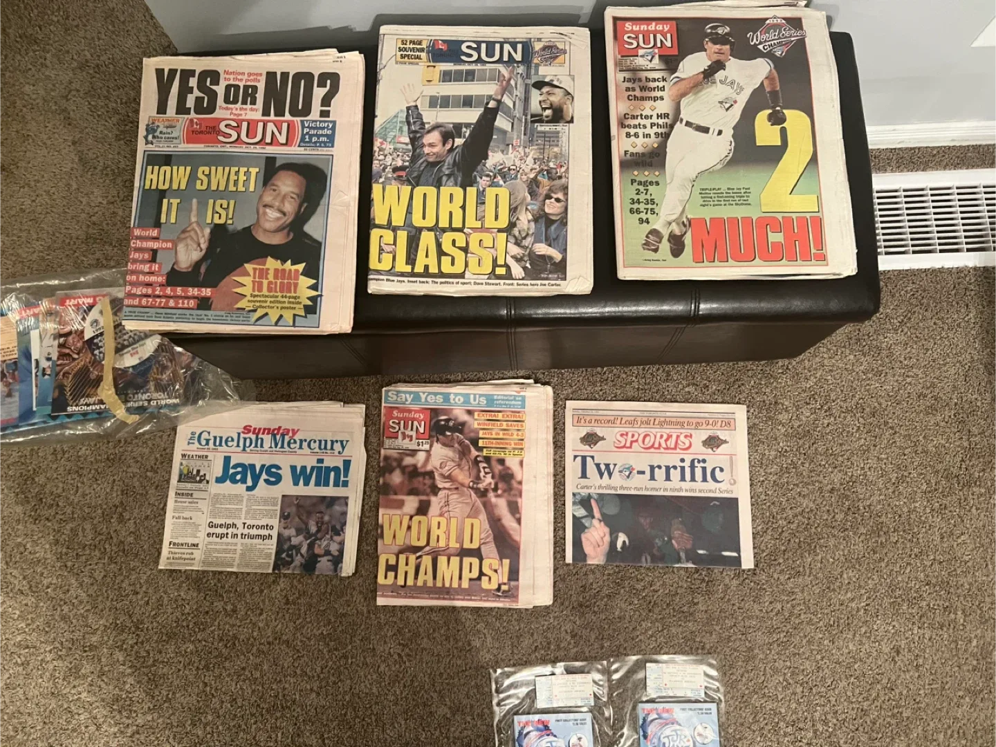 Toronto Sun 1992-1993 Blue Jays World Series Newspaper image indicator(6)
