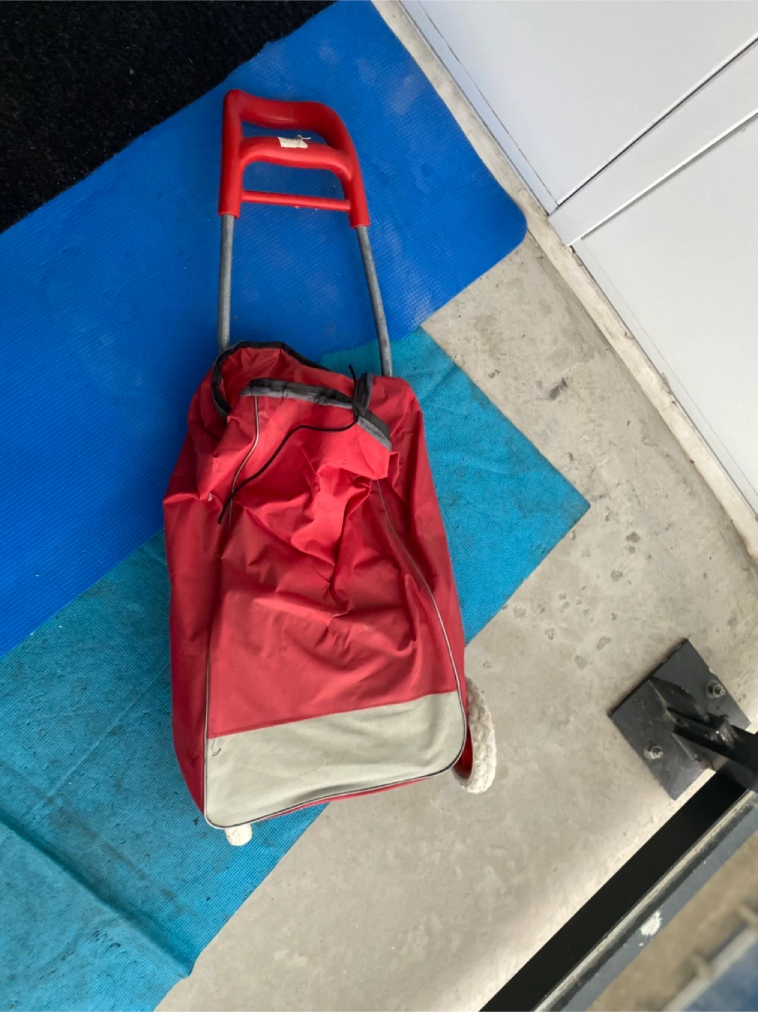 Red Shopping Cart - photo 2