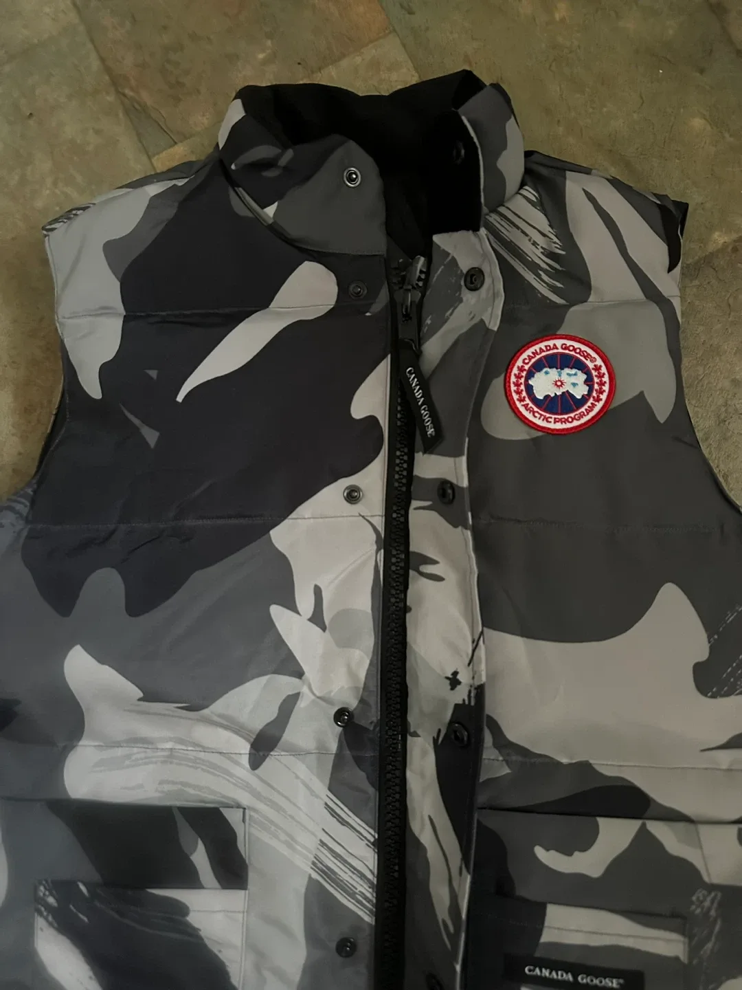 Canada Goose Camo Padded Vest - New! image indicator(2)