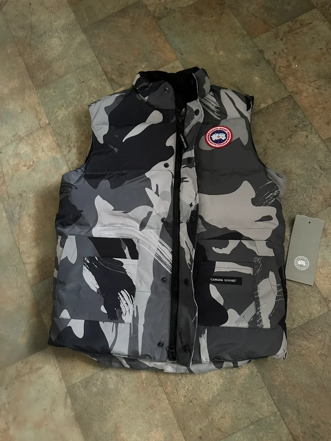 Canada Goose Camo Padded Vest - New! image indicator(6)