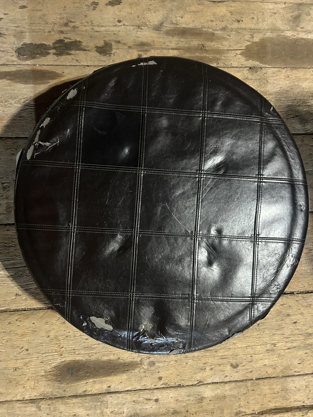 Black Round Ottoman - damaged image indicator(2)