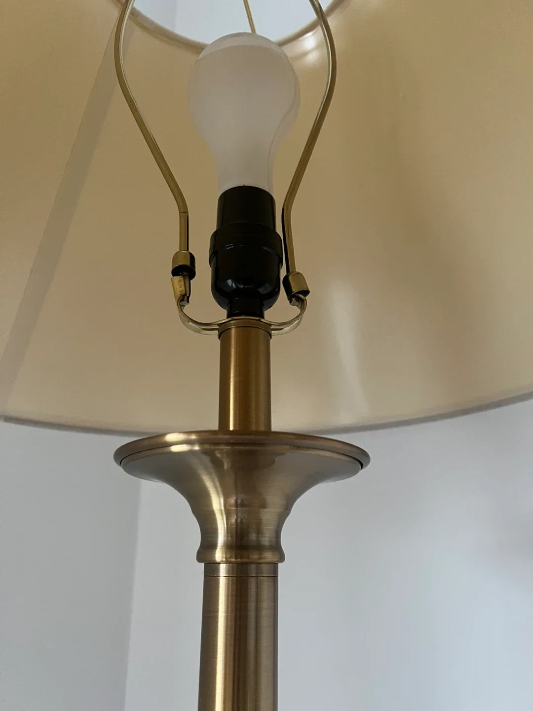 Brass Finish Floor Lamp image indicator(3)
