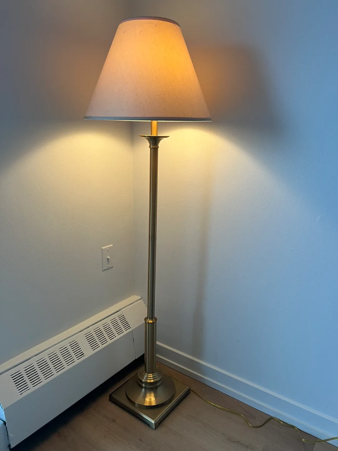 Brass Finish Floor Lamp image indicator(2)