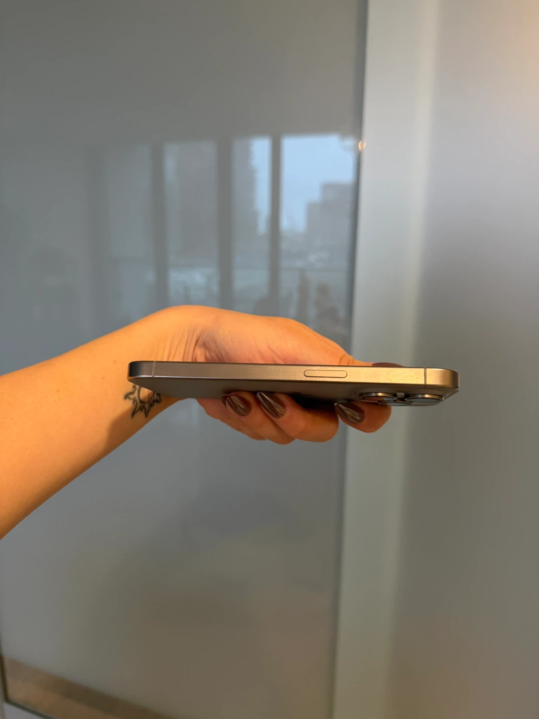 iPhone 15 Pro - photo 4