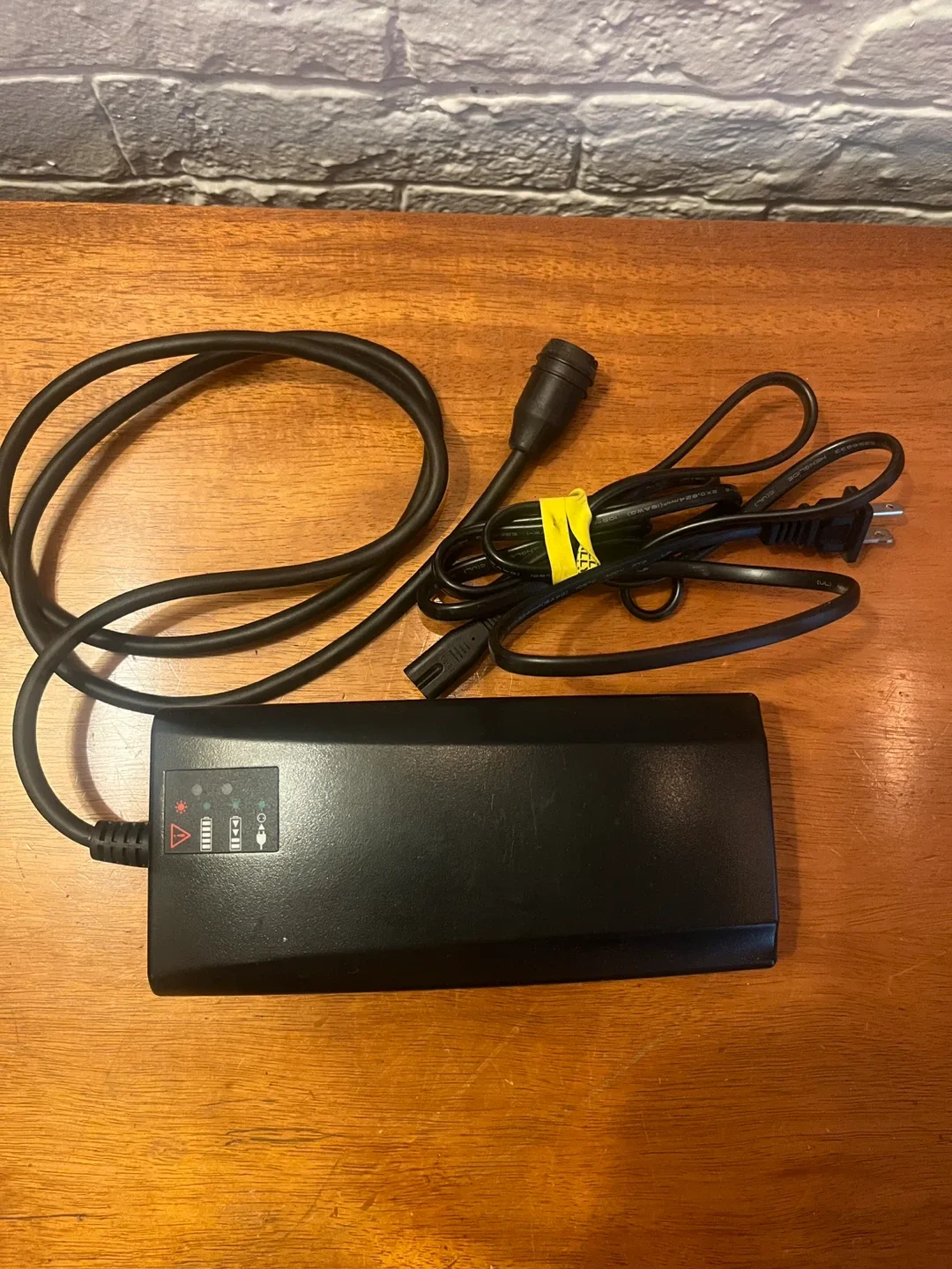 BULLS Lacuba EVO Lite Battery + Charger – 37V 20Ah / 750Wh image indicator(6)