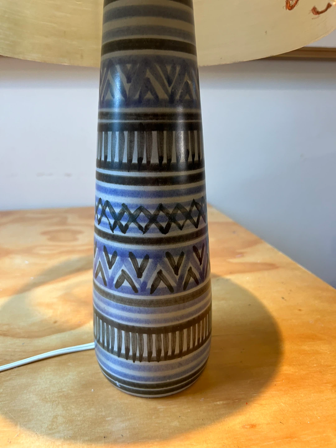 RARE EARLY LOTTE AND GUNNAR BOSTLUND TRIBAL TABLE LAMP - photo 2