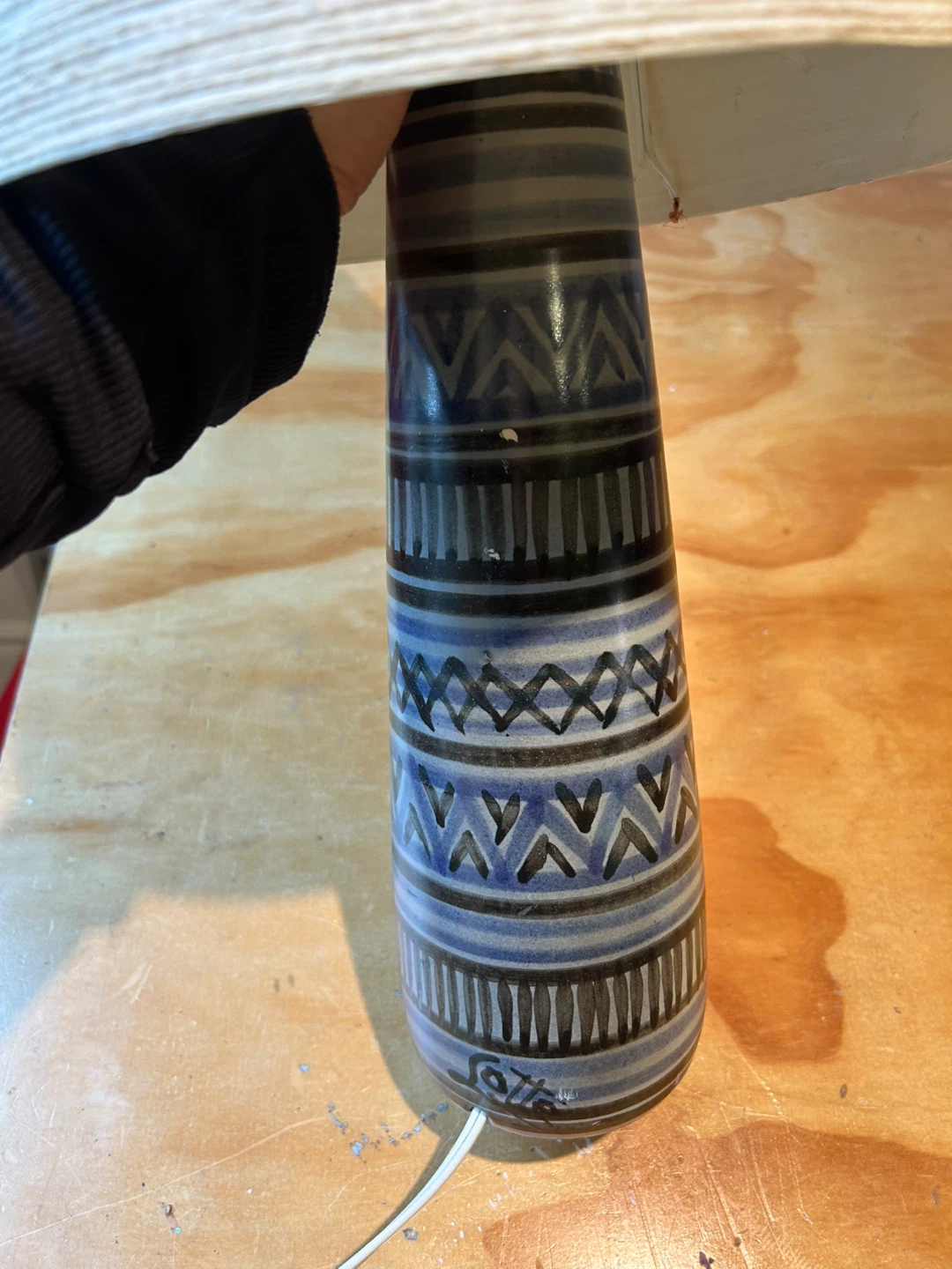 RARE EARLY LOTTE AND GUNNAR BOSTLUND TRIBAL TABLE LAMP - photo 4