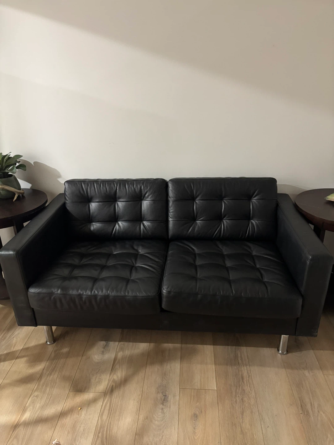 Black Leather 2-Seater Sofa