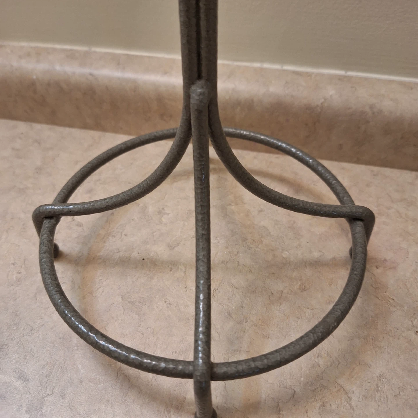 Metal Towel Rack - photo 3