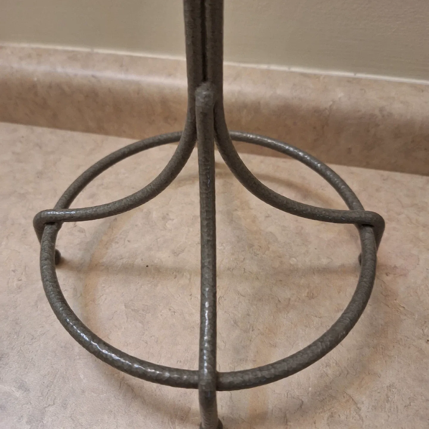 Metal Towel Rack image indicator(3)