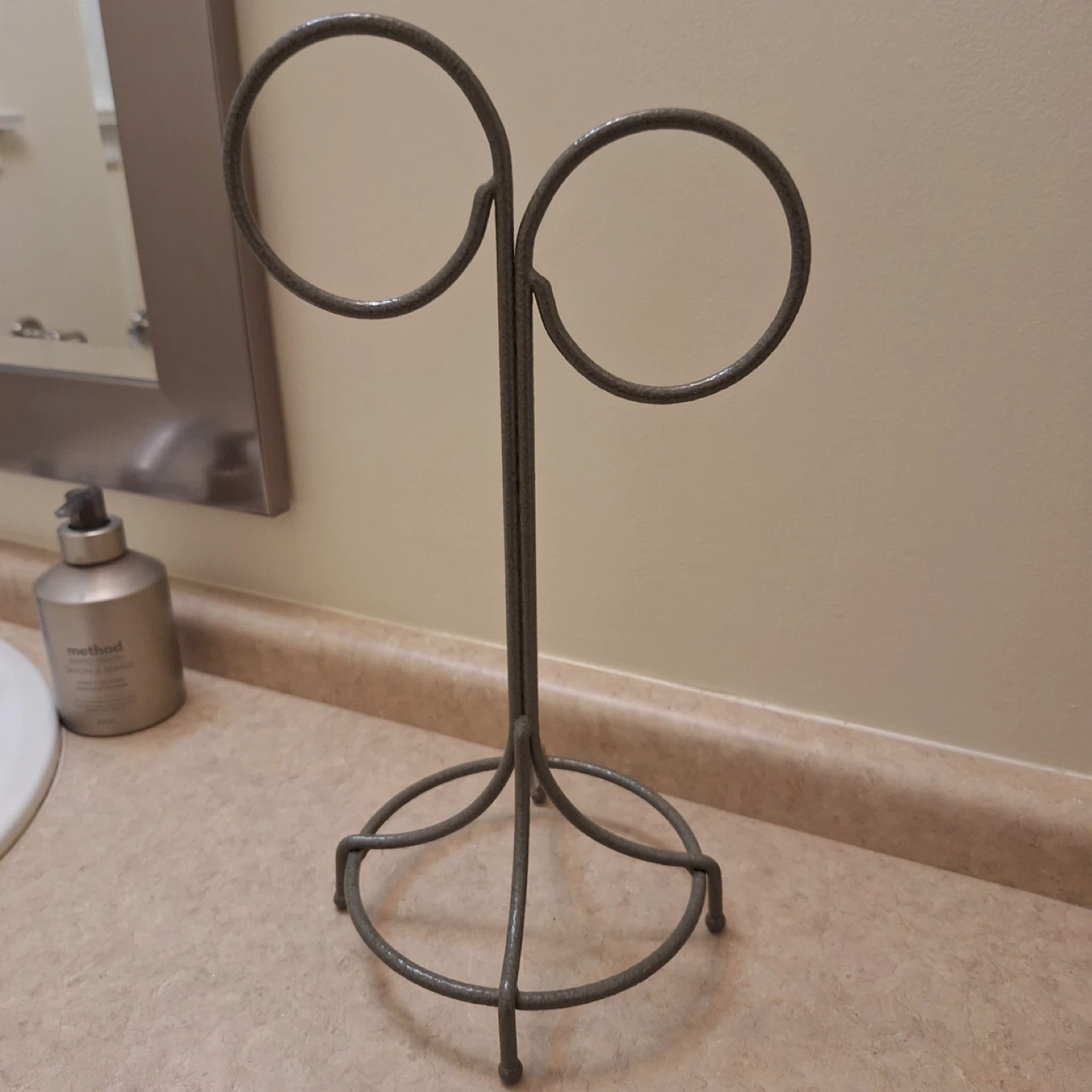 Metal Towel Rack